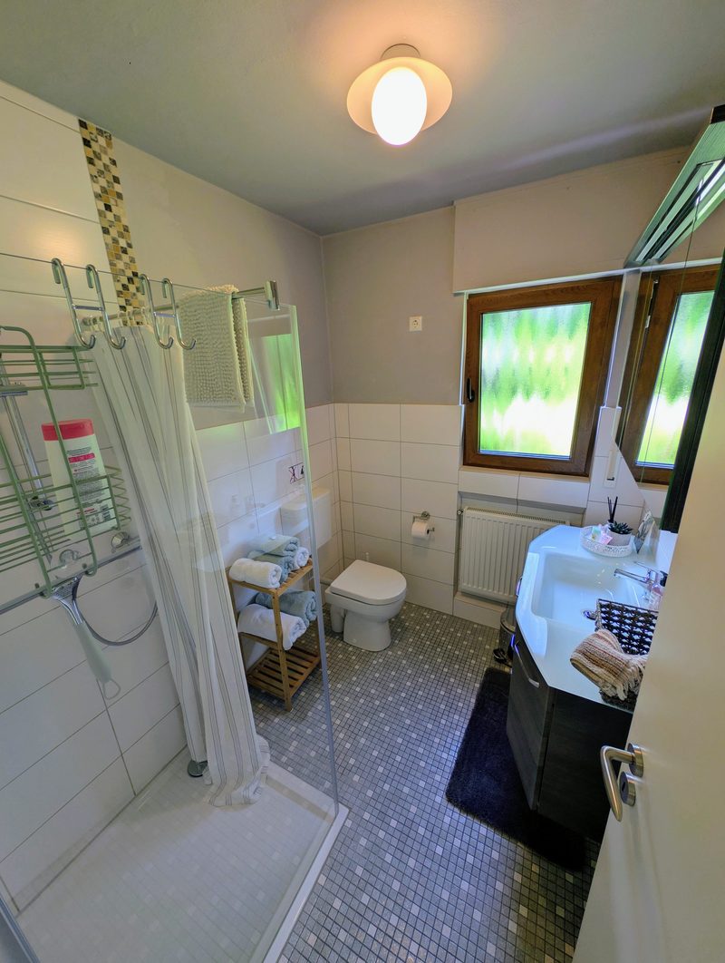 Moderne badkamer met inloopdouche